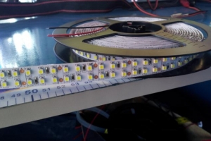 INT 3528/240 led x metro.