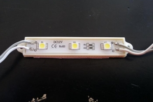 MÓDULO DE LED TRIPLE SMD 3L5050 (77MM X 15MM) Grande